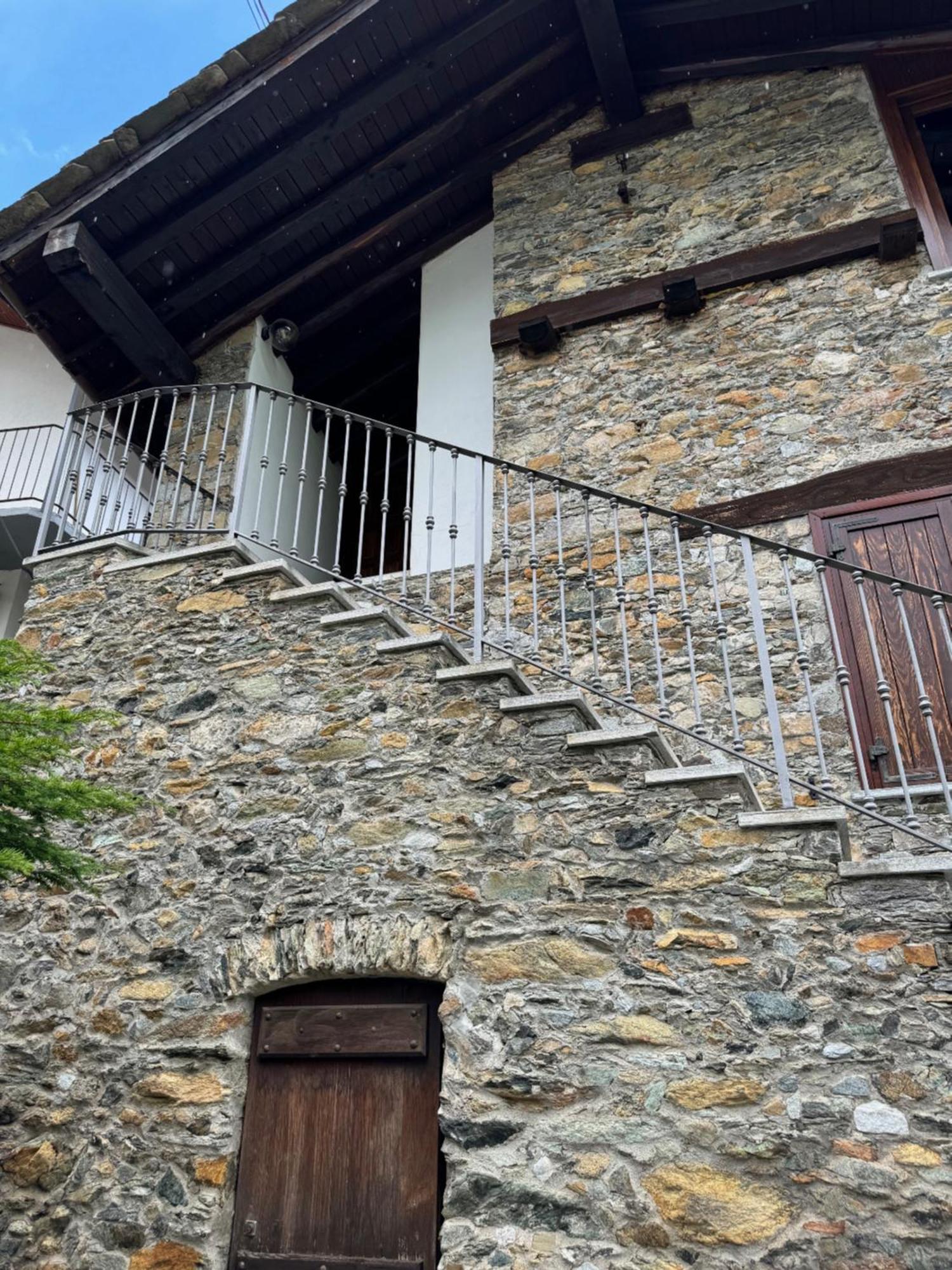 La Casa Di Nina - Traves Villa Pessinetto Bagian luar foto