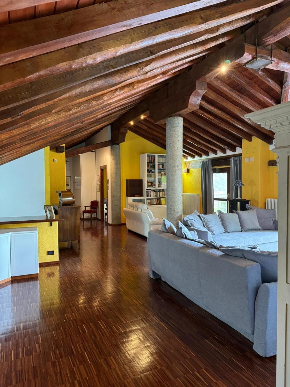 La Casa Di Nina - Traves Villa Pessinetto Bagian luar foto