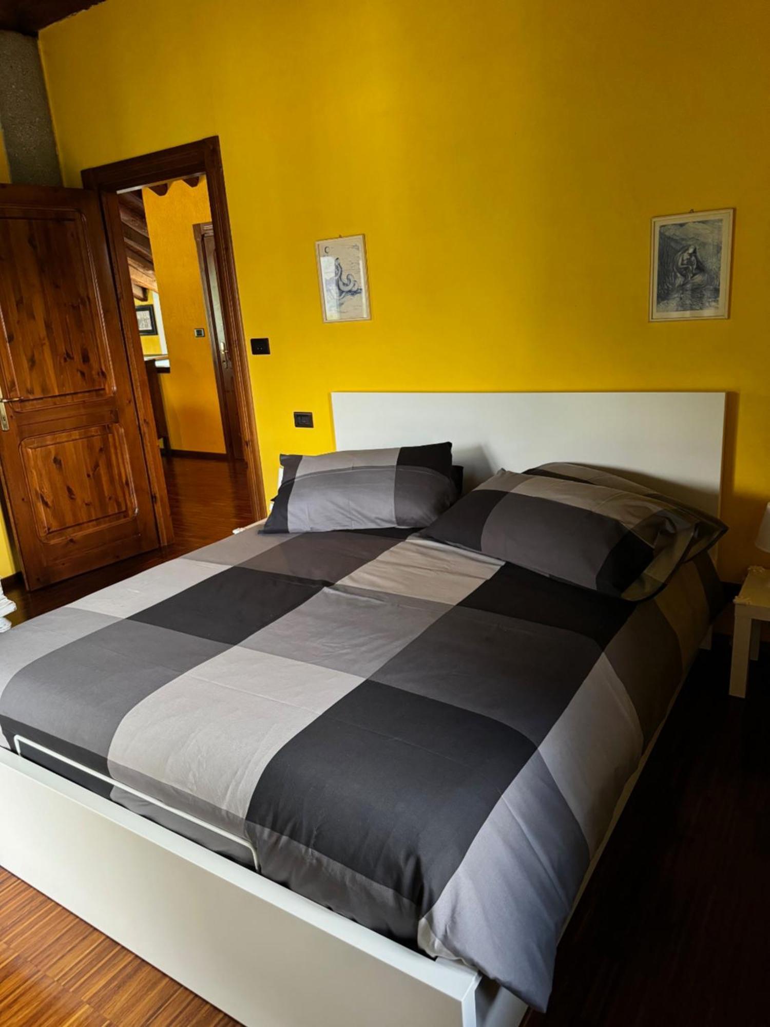 La Casa Di Nina - Traves Villa Pessinetto Bagian luar foto